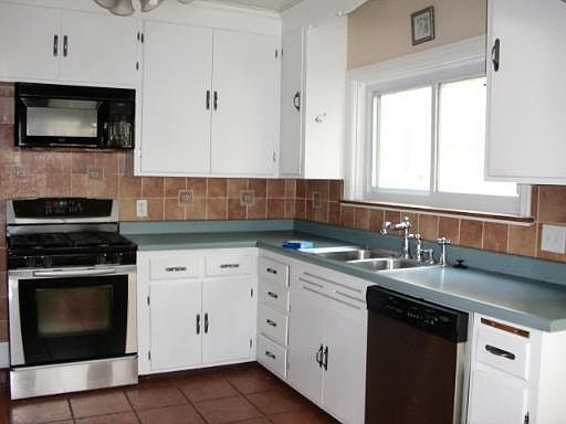 3rd image of 1123 Hayes Ave