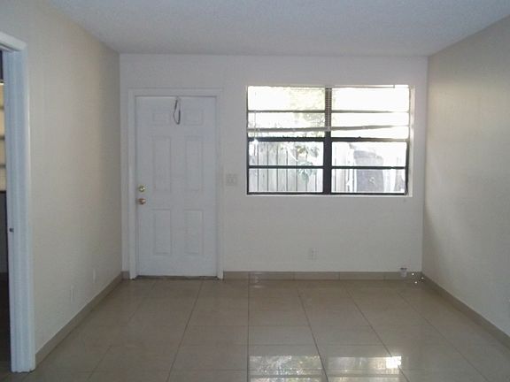 2nd image of 650 NE 15th St #2