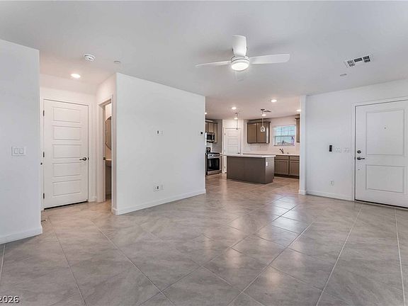 5th image of 871 Watford Pl