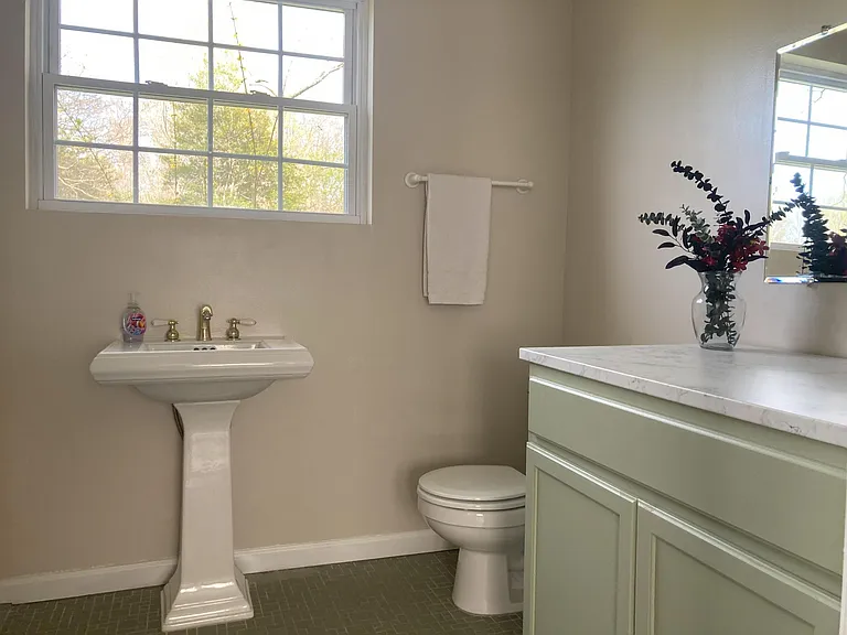 4080 Bernard Rd — Photo 16