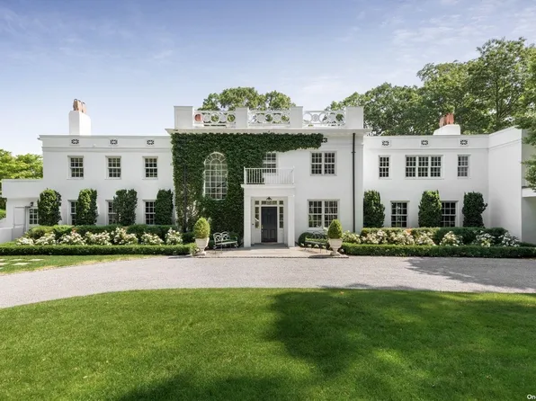 211 Sunset Rd, Laurel Hollow, NY 11771