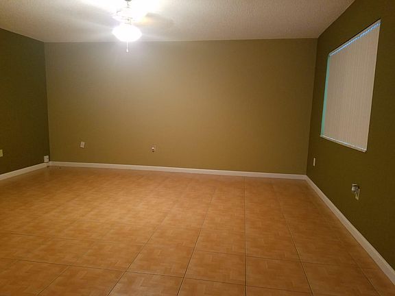 3rd image of 2439 Oak Park Way