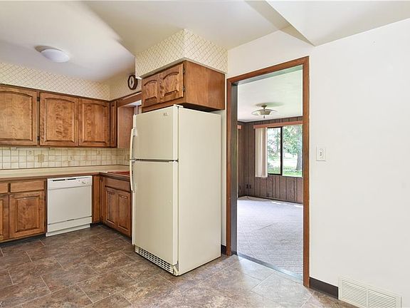 4th image of 8056 Aquadale Dr