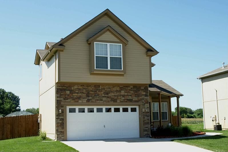 1st image of 1007 Tamarisk Dr