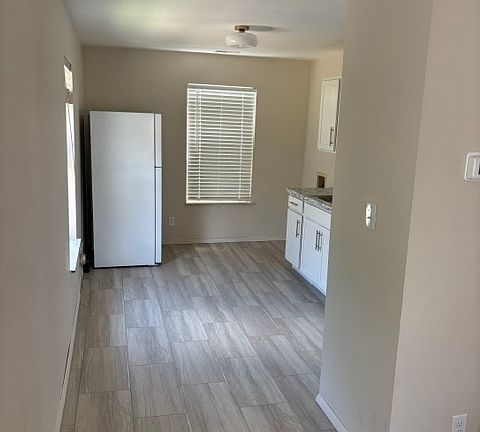 4th image of 801 Eleanor St #1