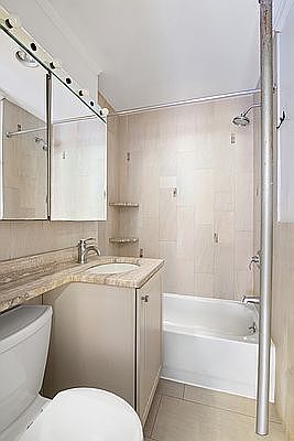 5th image of 82 Horatio St APT 2