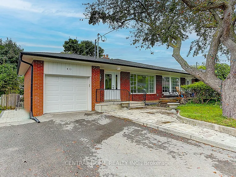 40 Sherwood Forest Dr #MAIN — Photo 1