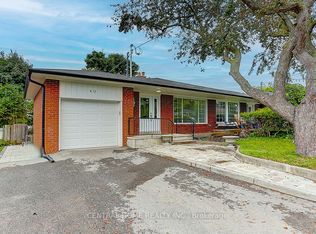 40 Sherwood Forest Dr, Markham, ON L3P1P8