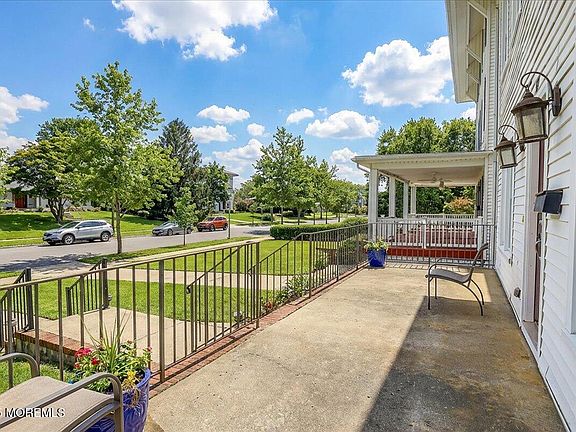 3rd image of 57 Hathaway Avenue