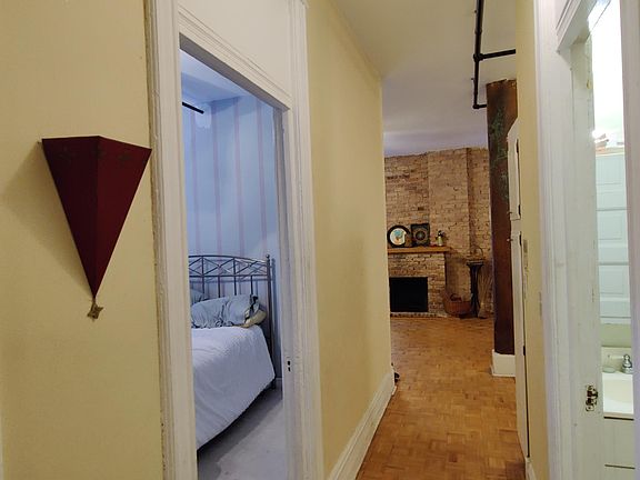 2nd image of 2800 N Pine Grove Ave Unit 6D