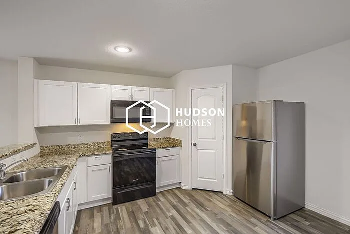 317 Flagship Ln — Photo 6
