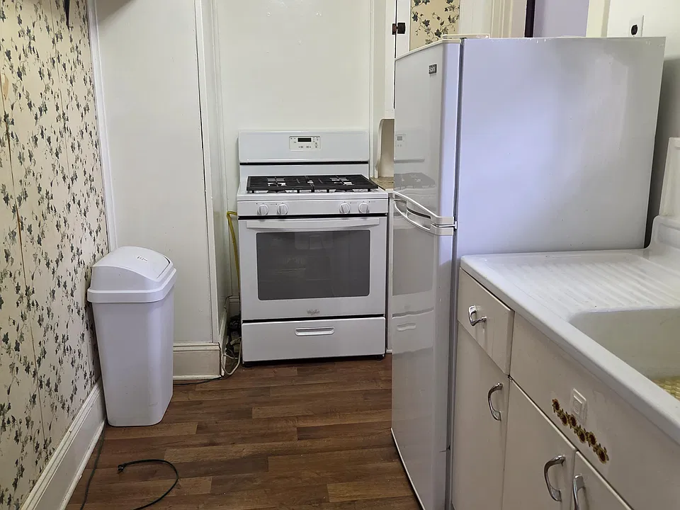 2935 Noble Ave #2