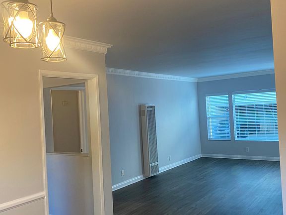 3rd image of 2129 N Gower St APT 7