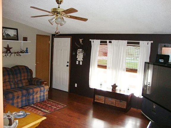 4th image of 170 Amber Dr