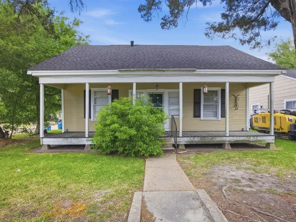 825 S Crocker St, Sulphur, LA 70663