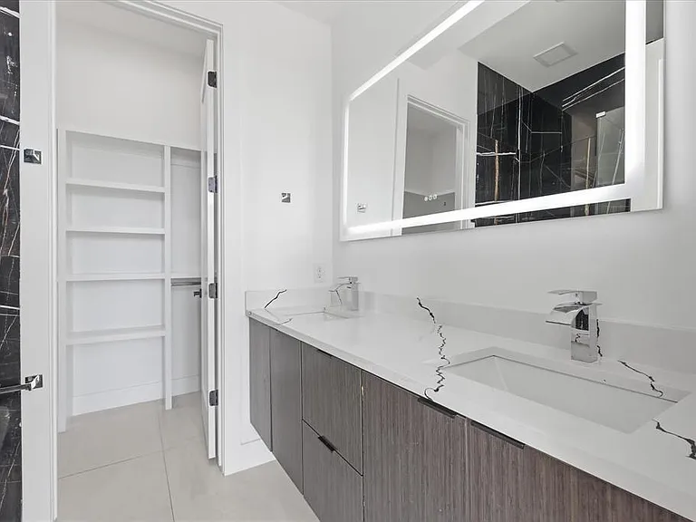 2015 California Dr #103 — Photo 13