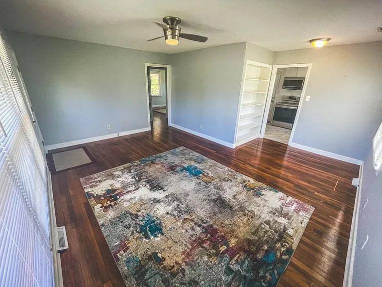 700 W Cedar St — Photo 5