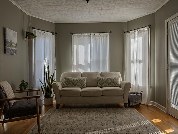 3rd image of 251 Washington Blvd