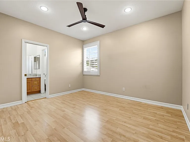 2536 Brennen Way — Photo 40