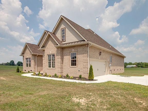 3rd image of 102 Hills Dr