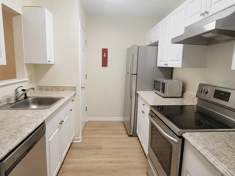 836B W Georgia St — Photo 5