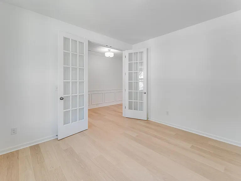 136 Glenn Dr — Photo 17