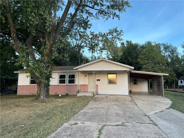 209 Tabor St, Berryville, AR 72616