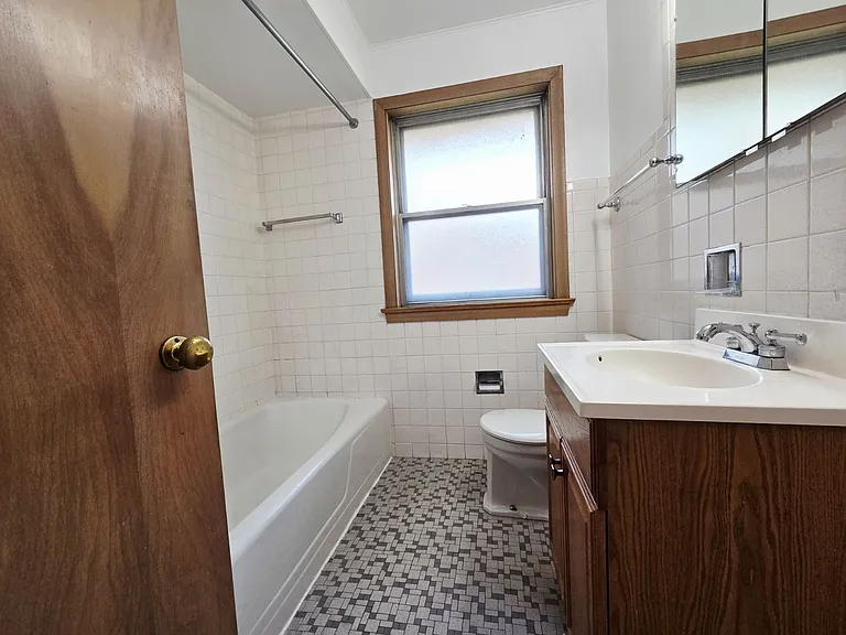 1431 Balmoral Ave #2S — Photo 12