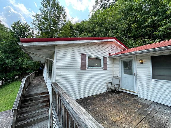 5th image of 1045 S Park Rd SE