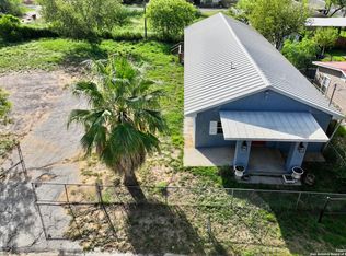 704 Storey St, Cotulla, TX 78014