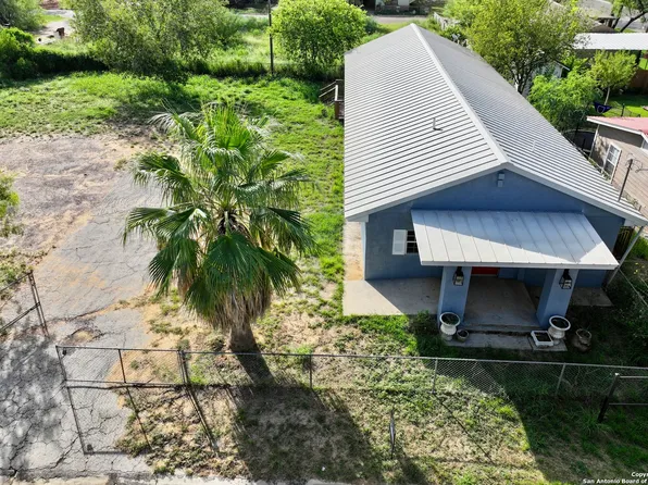 704 Storey, Cotulla, TX 78014
