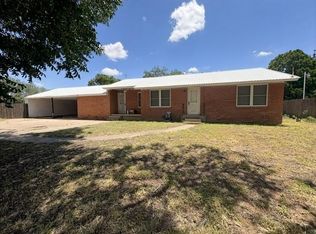 2108 Vine St, Colorado City, TX 79512