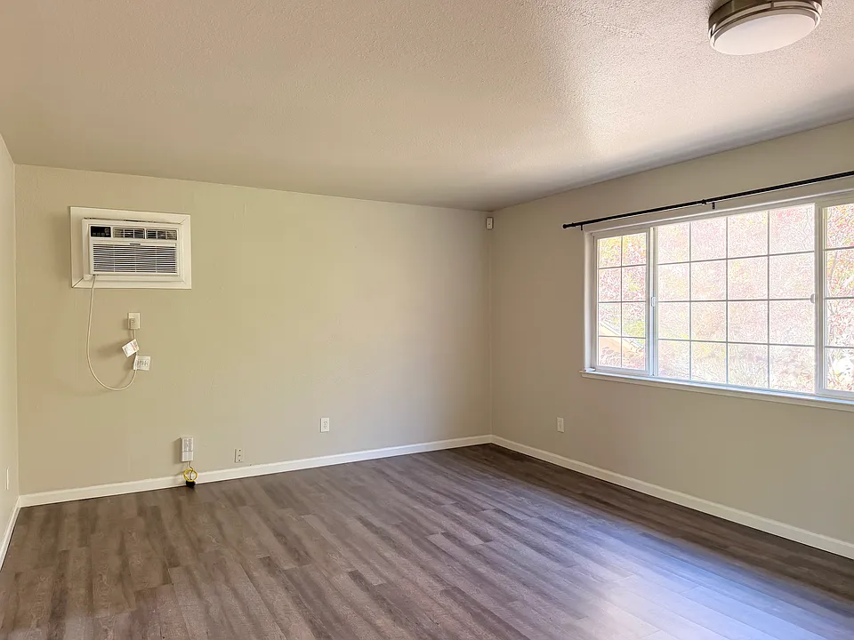 4175 Broadway #D