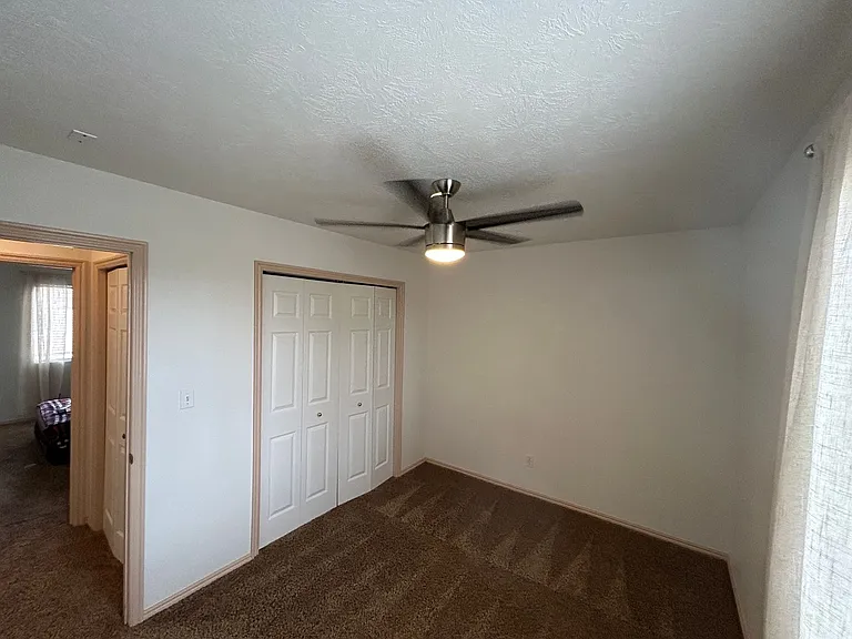 125 E 300 N — Photo 25