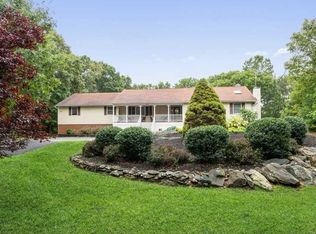 527 Pleasant Ridge Rd, Poughquag, NY 12570