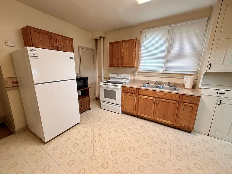 301 Lincoln Way W — Photo 5