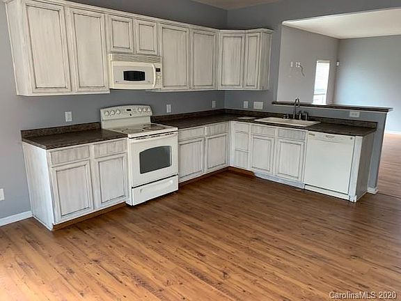 4th image of 193 Boiling Brook Dr