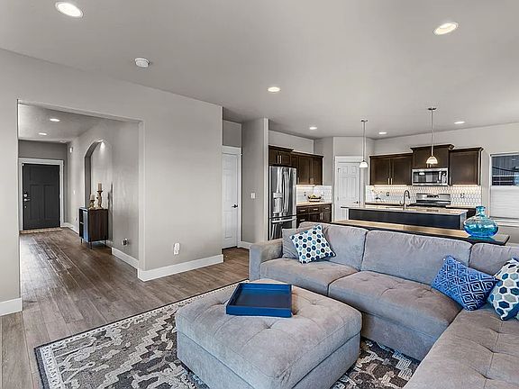 4th image of 20610 SE Gemstone Ave