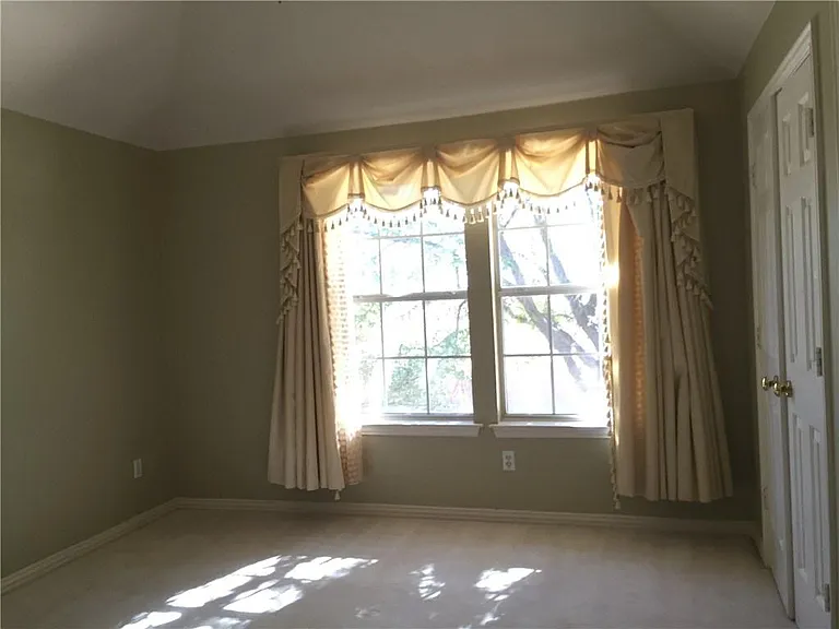 3941 Evesham Dr — Photo 13
