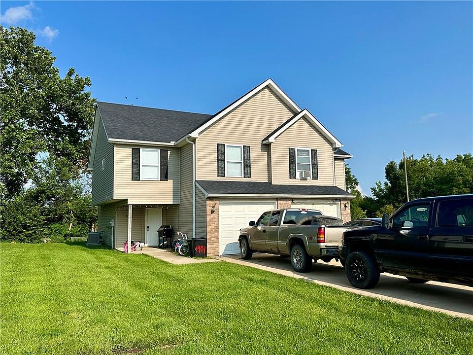 2nd image of 1401-1403 Wesleyan Ct