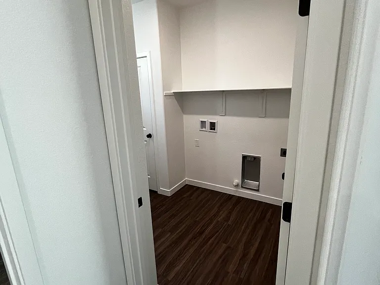 8133 Bodway Pkwy — Photo 27