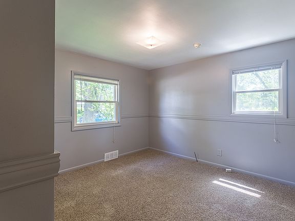 3rd image of 27060 Hickler Ln