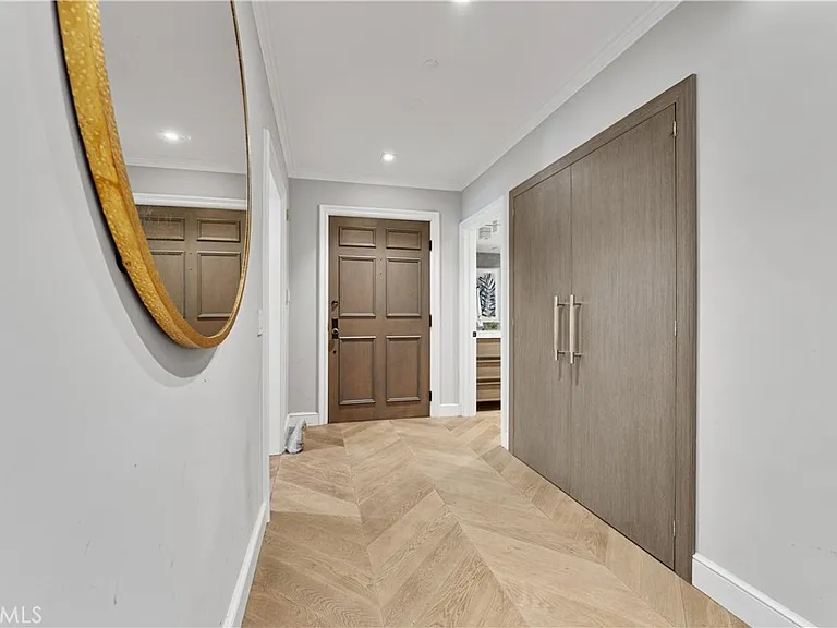 277 S Spalding Dr #201 — Photo 4