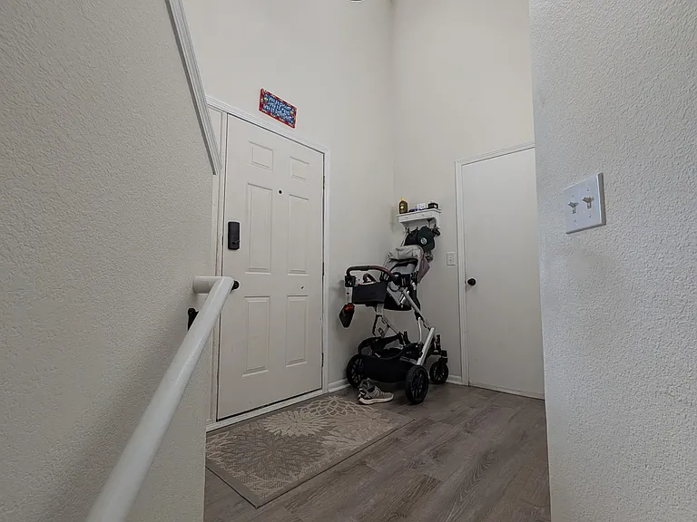 312 Albion Way — Photo 8
