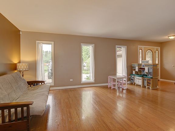 3rd image of 1210 Brentwood Pl