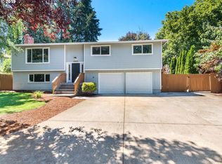 18903 Blue Ridge Dr, Oregon City, OR 97045