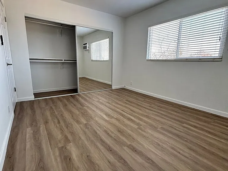 1951 Frank St #14 — Photo 29