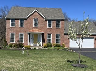 14 Emerald Dr, Hamburg, NJ