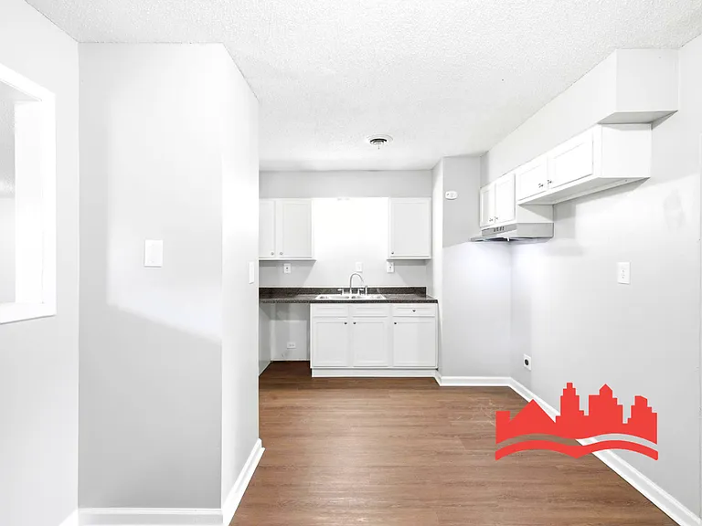 4921 Shayne Ln — Photo 17