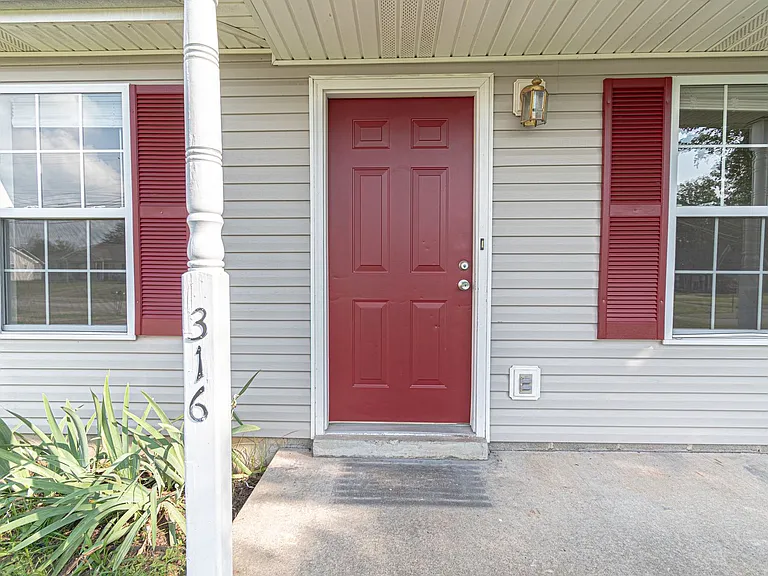 316 Audrea Ln — Photo 2